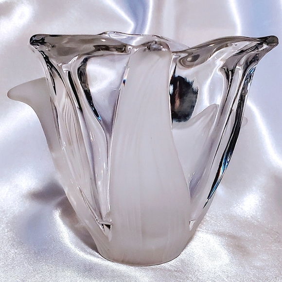 Mikasa Frosted Leaf & Clear Crystal Glass Spring Aria Votive Candle Holder. - Picture 2 of 9